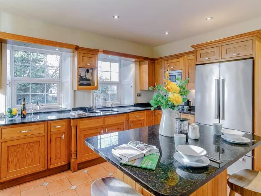 Barlow Country Club - Mill Farm Cottages Дронфийлд Екстериор снимка